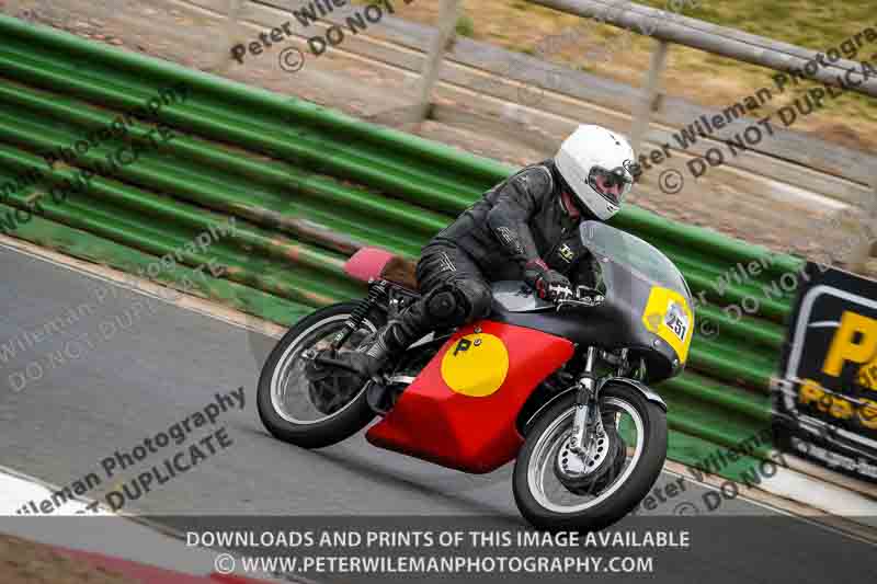 Vintage motorcycle club;eventdigitalimages;mallory park;mallory park trackday photographs;no limits trackdays;peter wileman photography;trackday digital images;trackday photos;vmcc festival 1000 bikes photographs